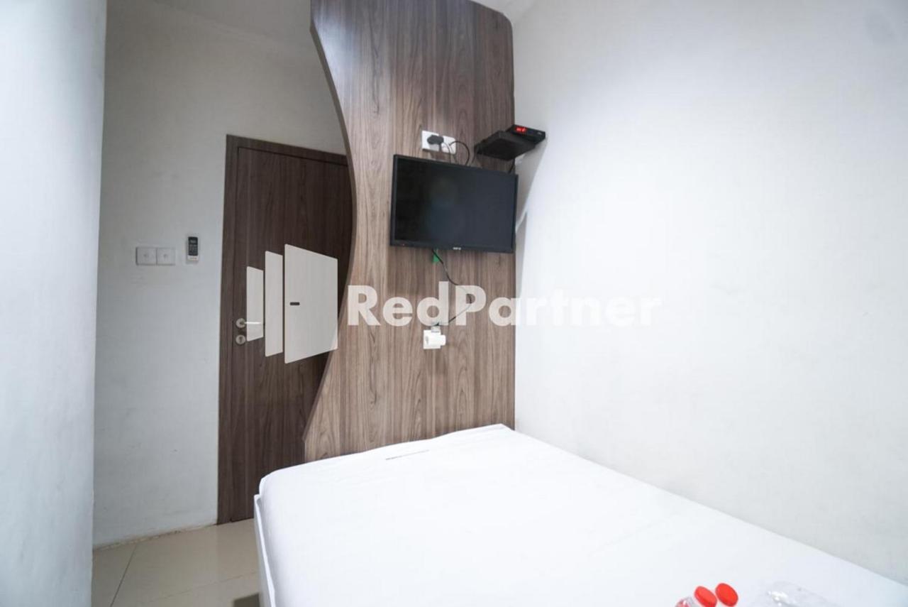 Eascot Hotel RedPartner Jakarta Exterior foto