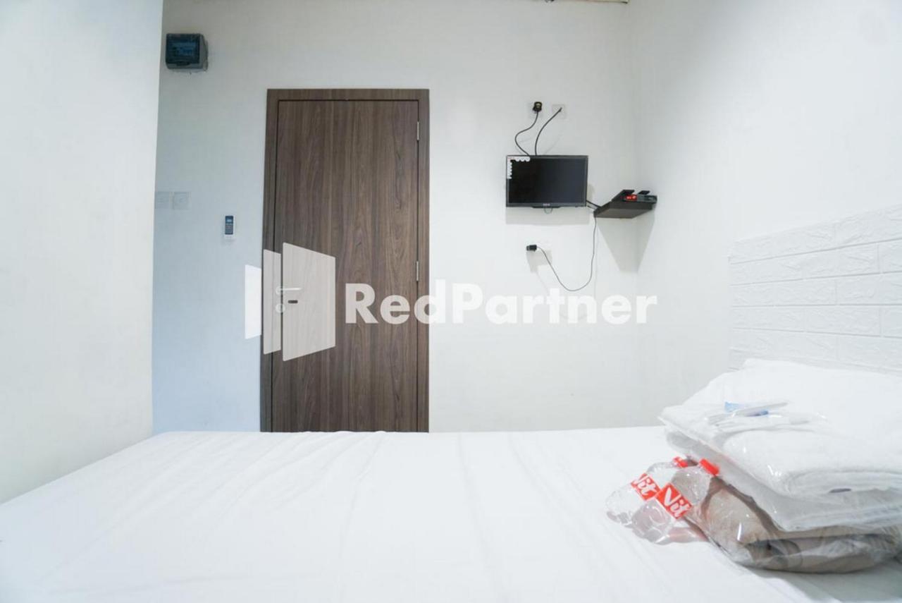 Eascot Hotel RedPartner Jakarta Exterior foto