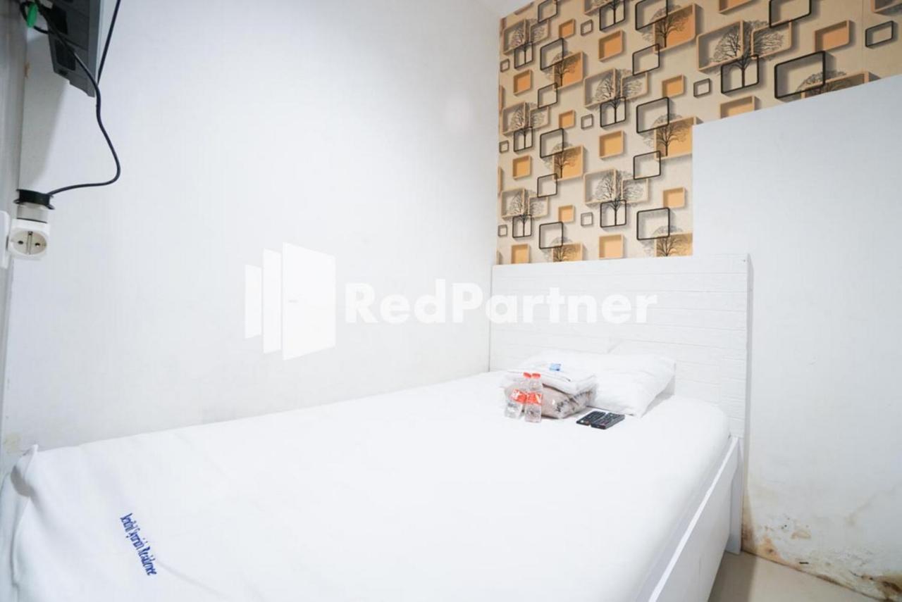 Eascot Hotel RedPartner Jakarta Exterior foto