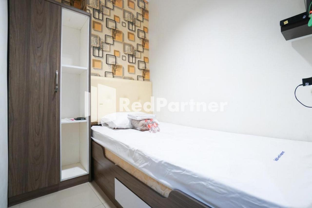 Eascot Hotel RedPartner Jakarta Exterior foto