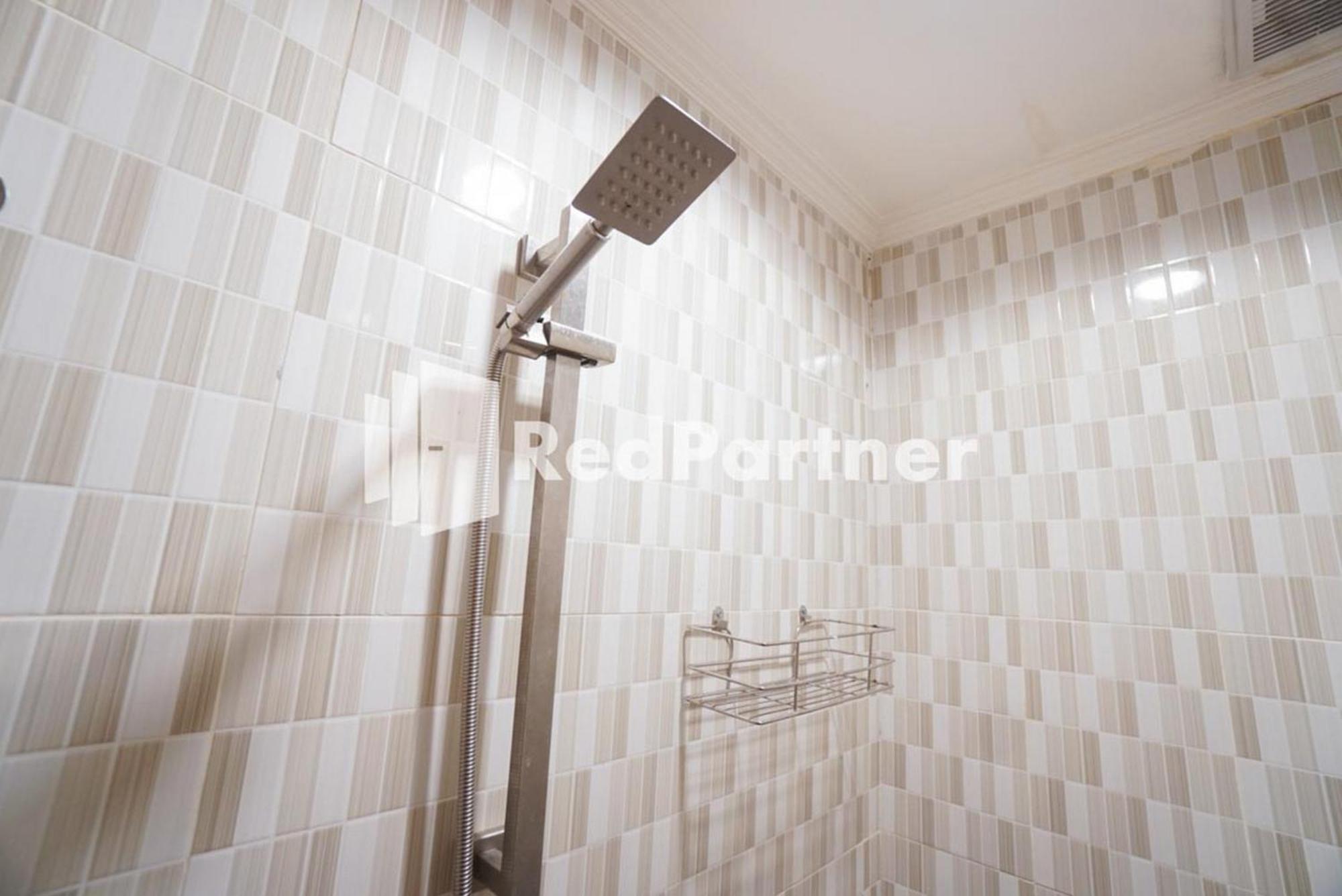 Eascot Hotel RedPartner Jakarta Zimmer foto